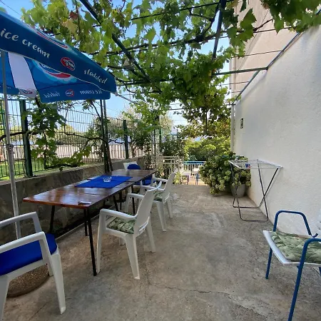 Ferienwohnung Jarmila Omiš Exterior foto