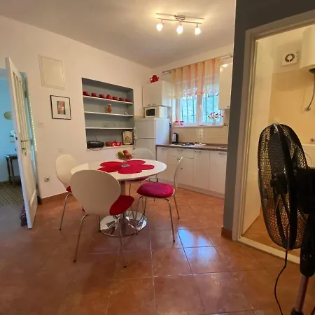 Ferienwohnung Jarmila Omiš Exterior foto